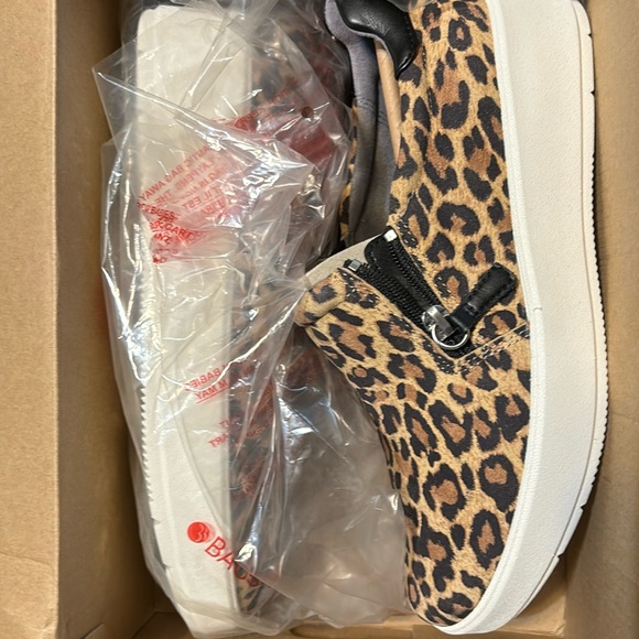 Collection by Clarks Layton Step Leopard Print size 7.5 Womens - Picture 1 of 2